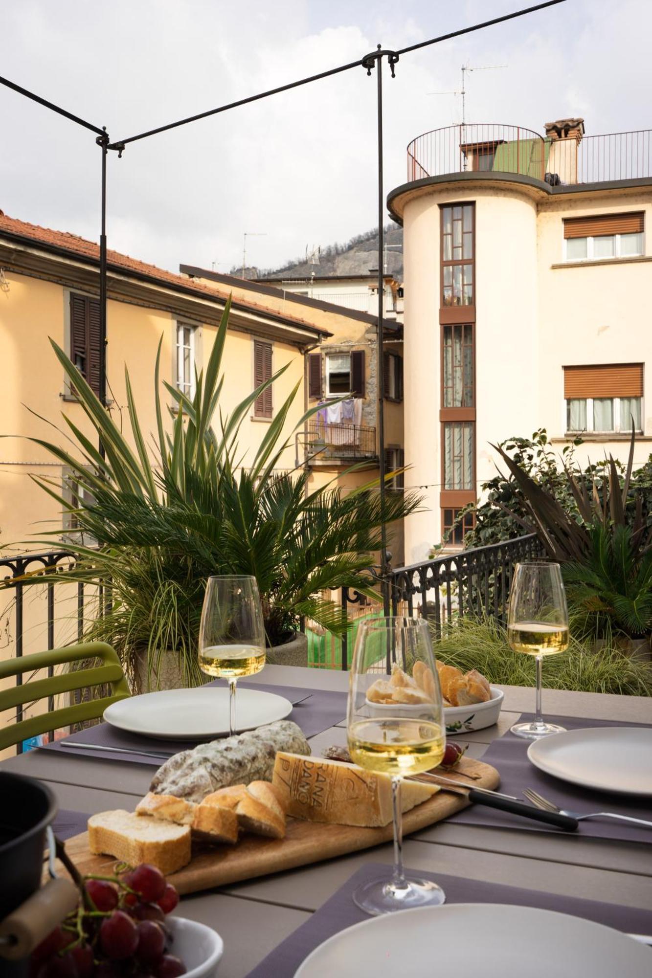 La Casa Sulla Terrazza Daire Sarnico Dış mekan fotoğraf